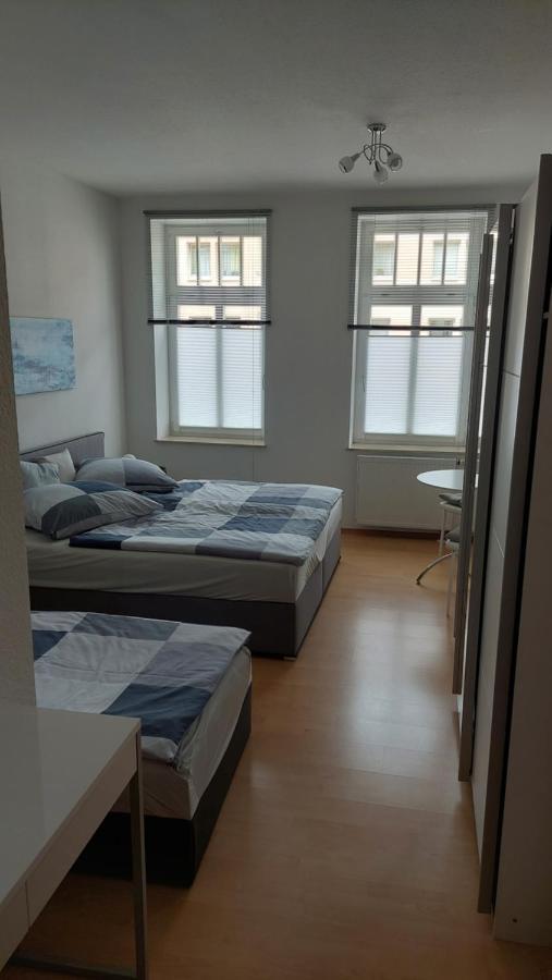 Neu! In Apartment
