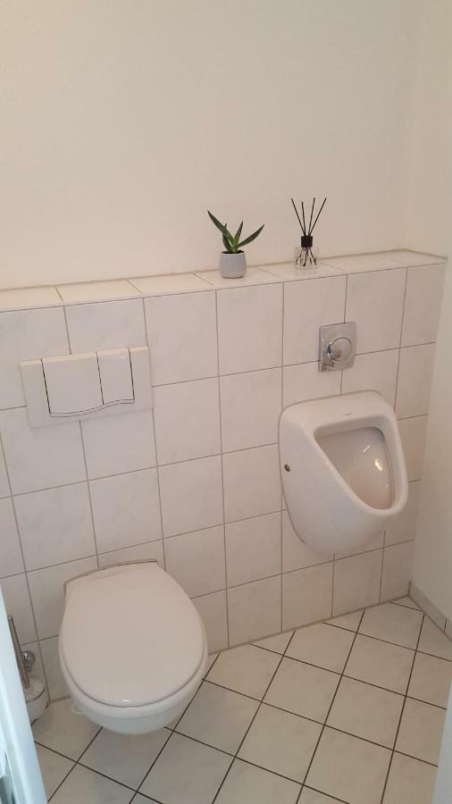 Neu! In Apartment *